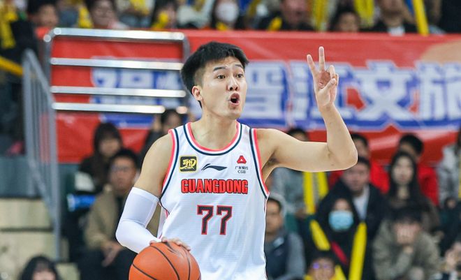 黄荣奇离开广东男篮加盟北京男篮，迎职业生涯第5支球队