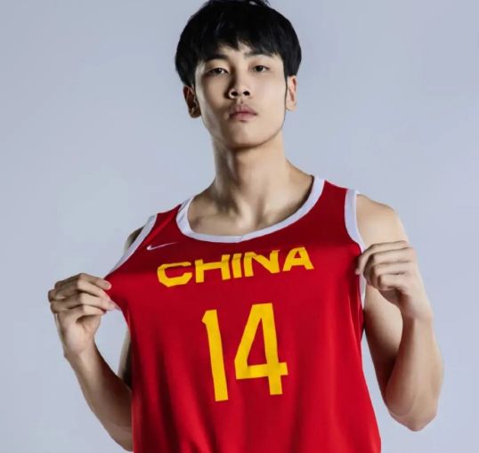 18岁国青核心张博源加盟美国威力塔斯学校 目标直指NBA
